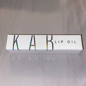 KAB COSMETICS
Hydrating Lip Oil